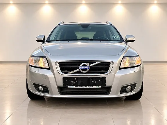Volvo V50 2012 photo 2