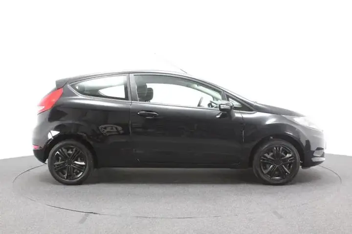 Ford Fiesta 2010 photo 3