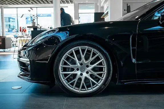 Porsche Panamera 2018 photo 5