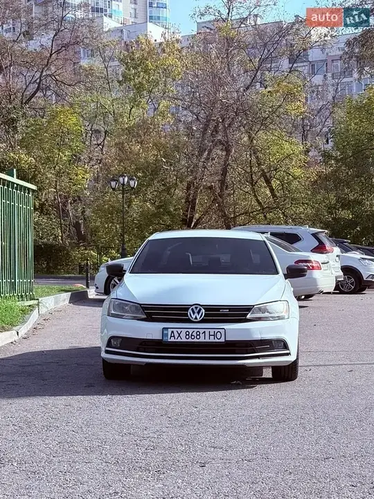 Volkswagen Jetta 2015 photo 2