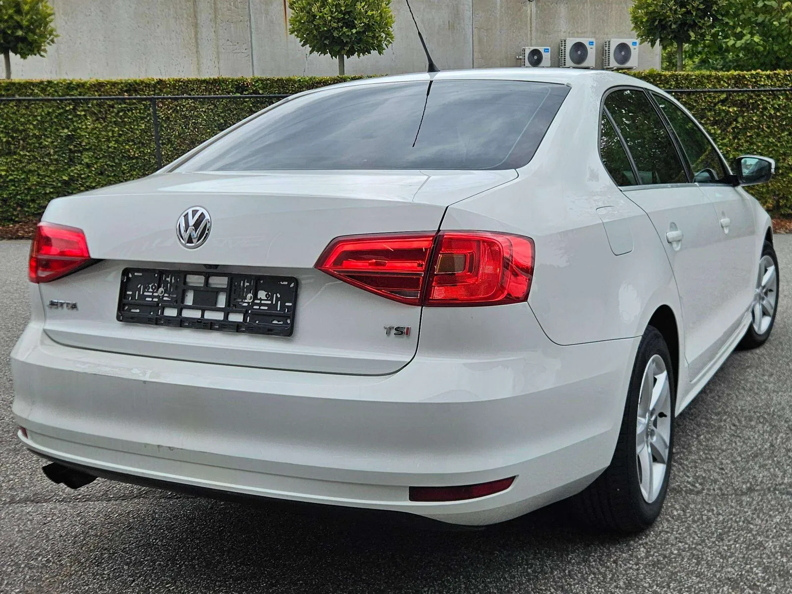 Volkswagen Jetta 2015 photo 2