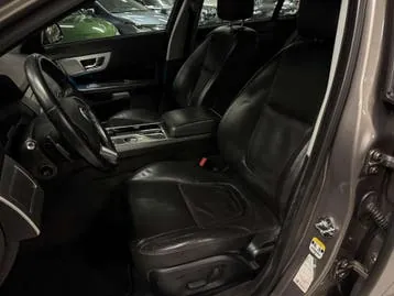 Jaguar Xf 2012 photo 2