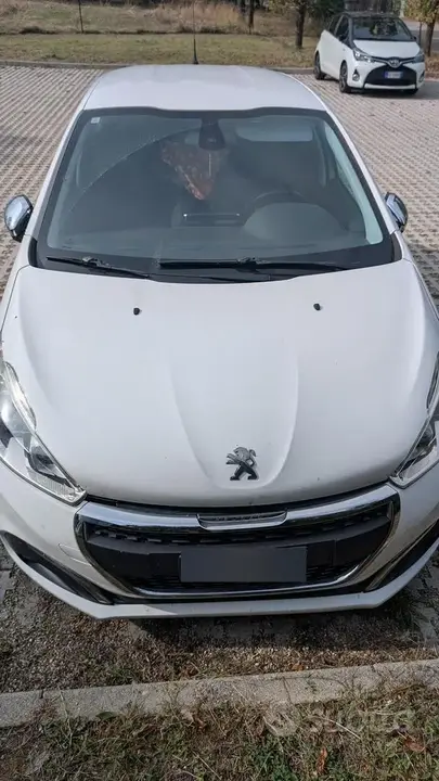 Peugeot 208 2017 photo 2