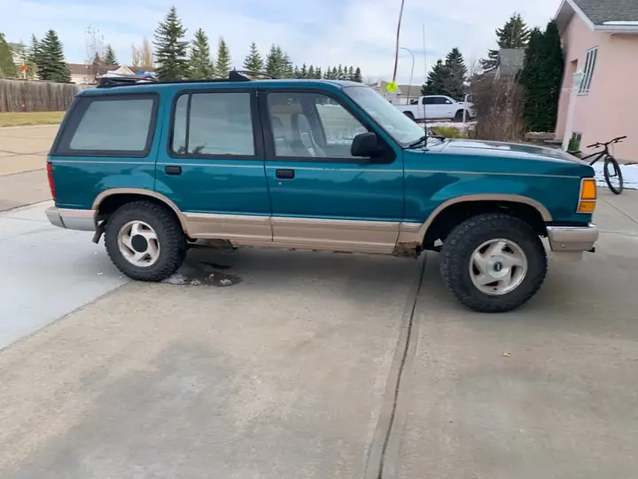 Ford Explorer 1992 photo 2