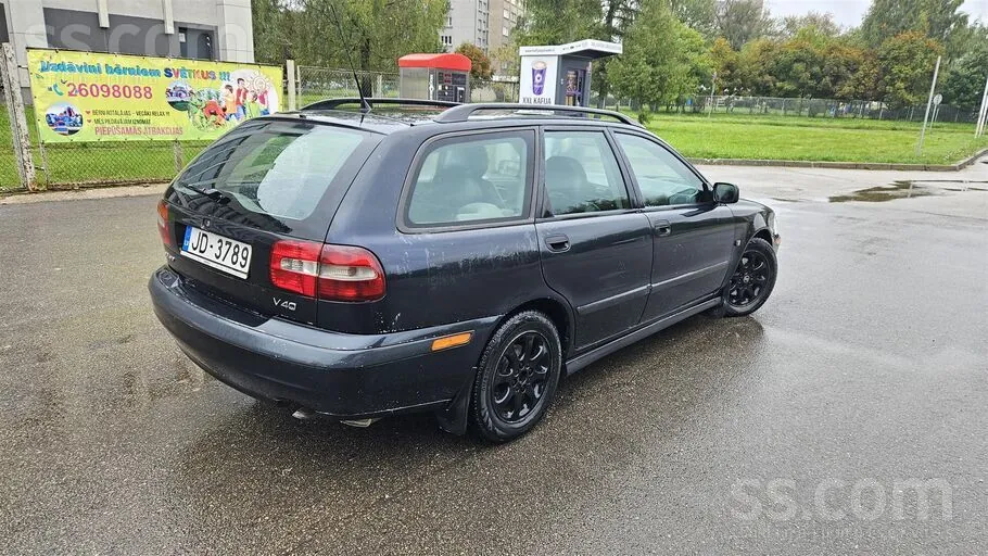 Volvo V40 2001 photo 4