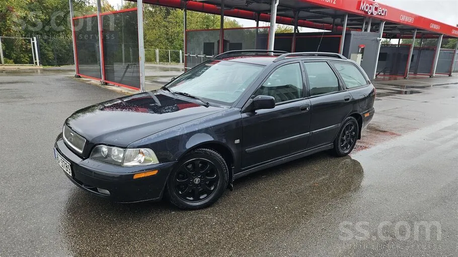 Volvo V40 2001 photo 2