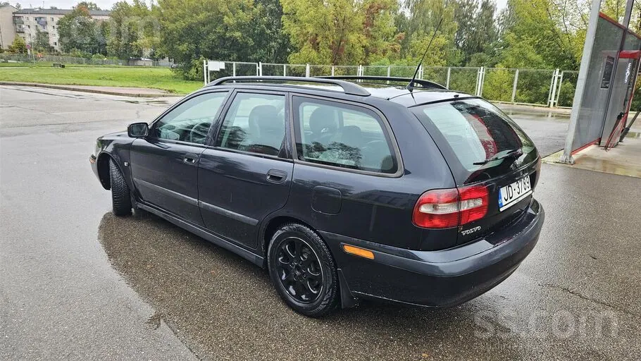 Volvo V40 2001 photo 3