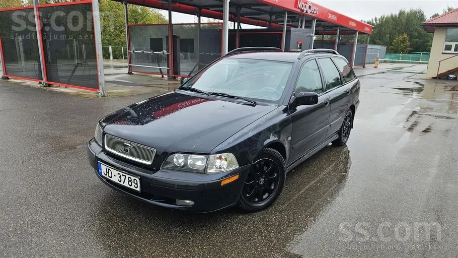 Volvo V40