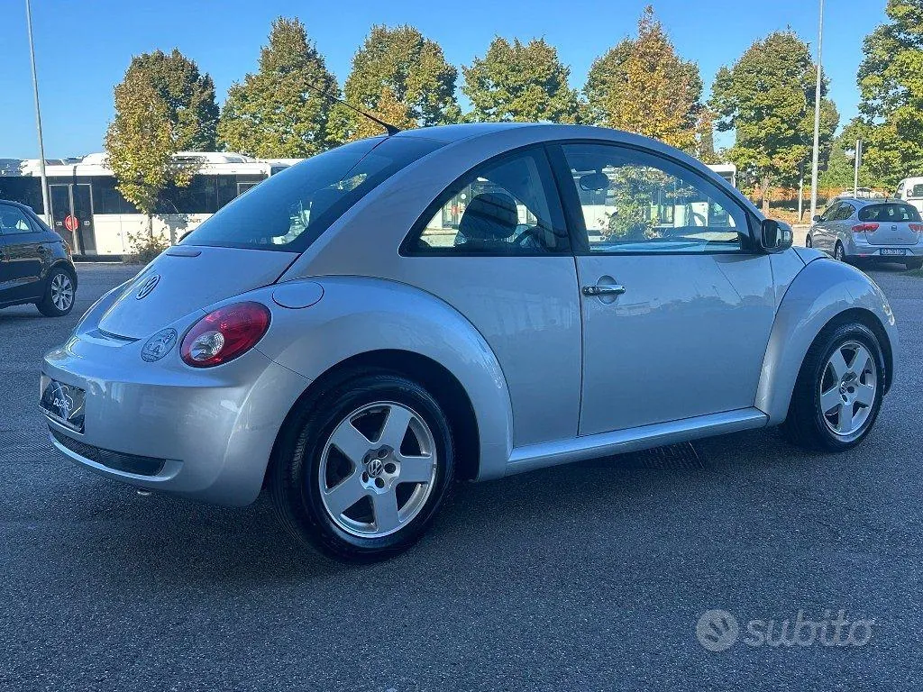 Volkswagen New Beetle 2006 photo 5