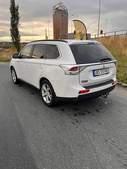 Mitsubishi Outlander 2013 photo 4