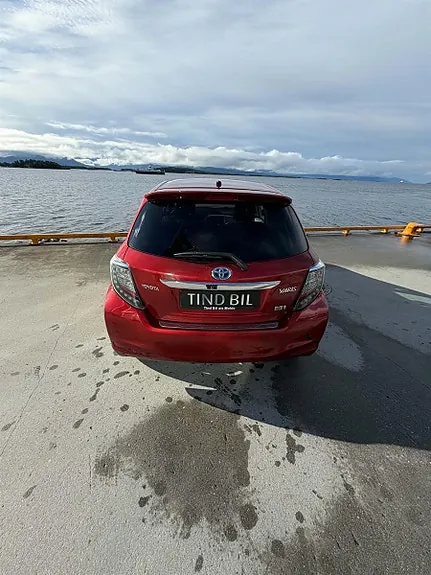 Toyota Yaris 2013 photo 3