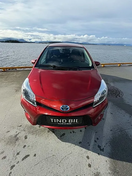 Toyota Yaris 2013 photo 2