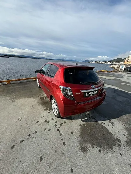 Toyota Yaris 2013 photo 4