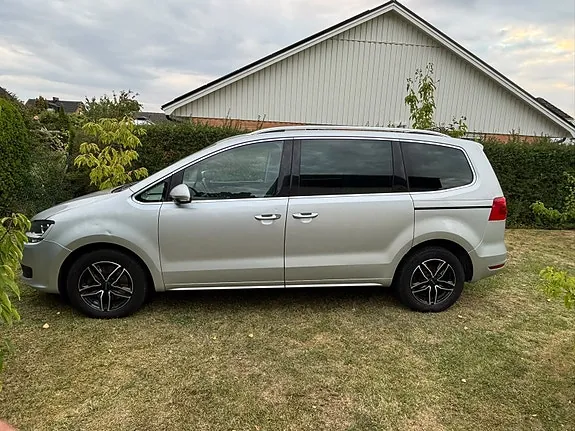 Volkswagen Sharan 2013 photo 2