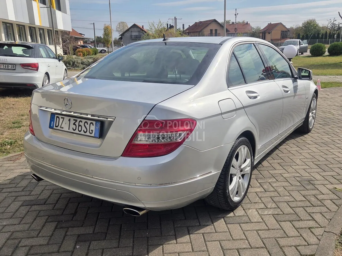 Mercedes-Benz C 320 2010 photo 4