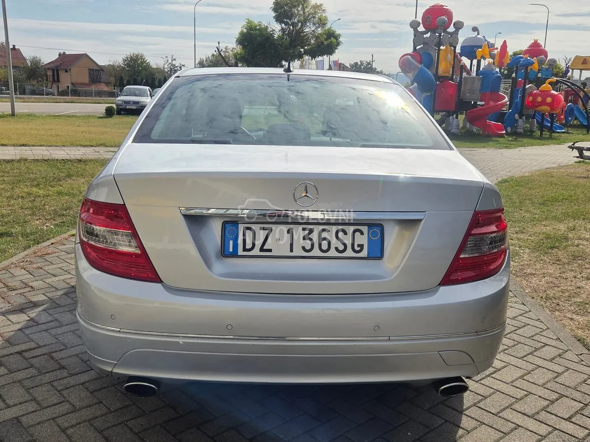 Mercedes-Benz C 320 2010 photo 5