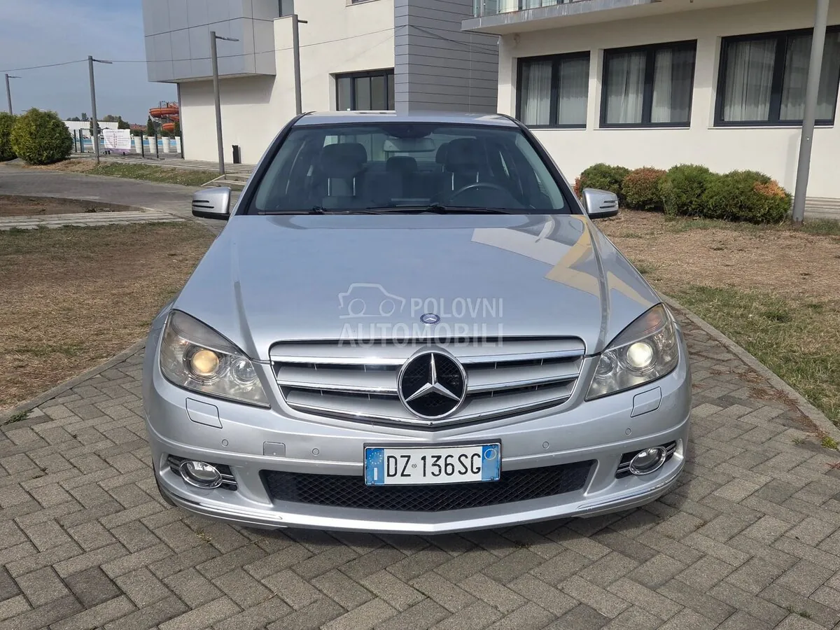 Mercedes-Benz C 320 2010 photo 2