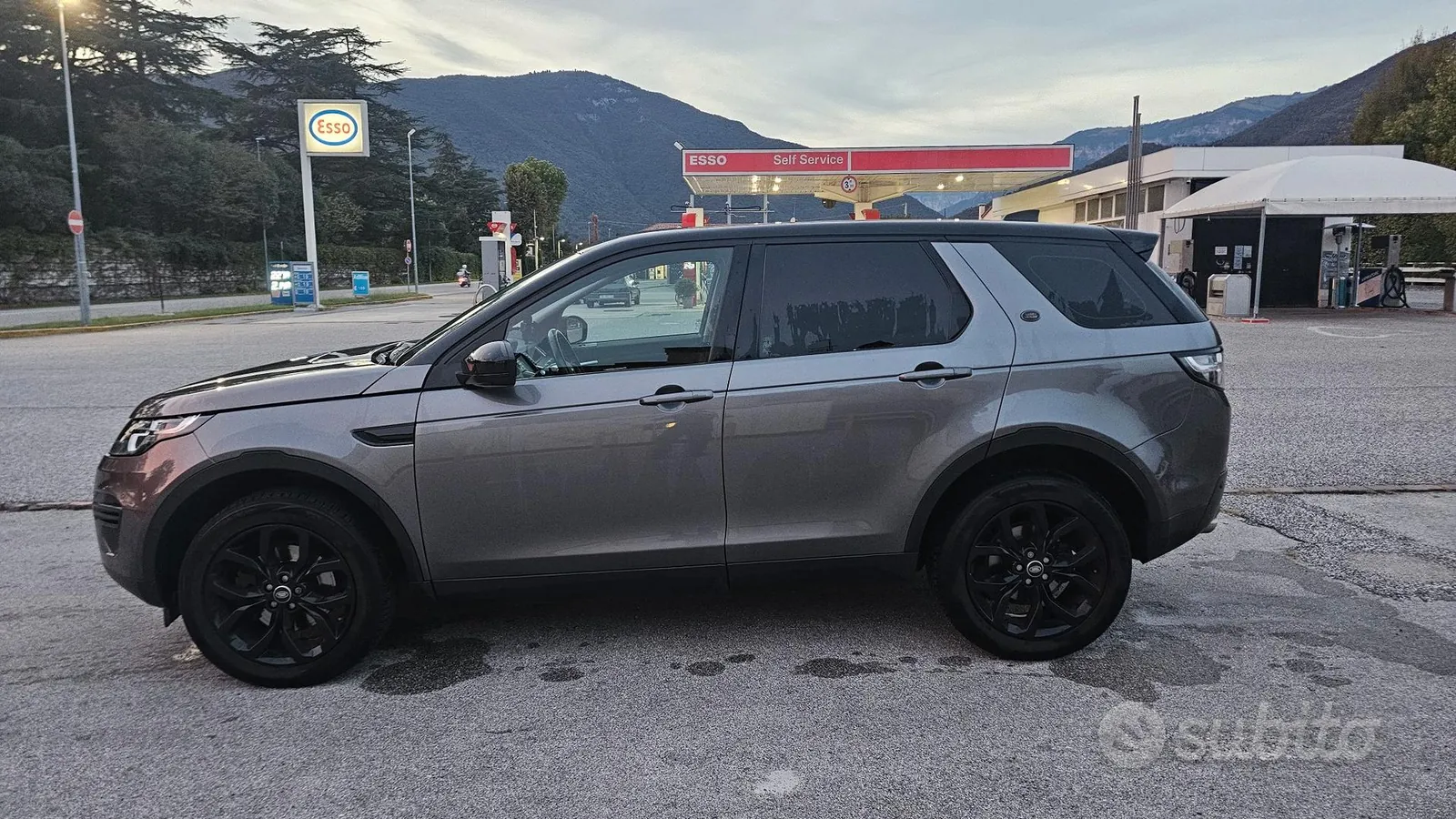 Land Rover Discovery Sport 2017 photo 3