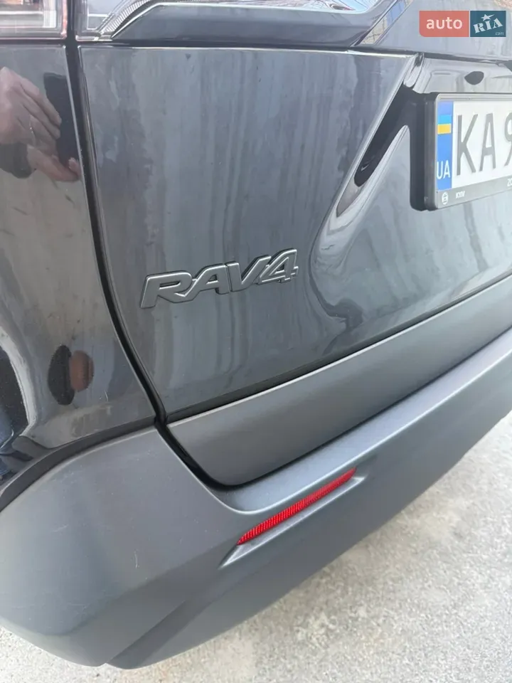 Toyota Rav4 2025 photo 4