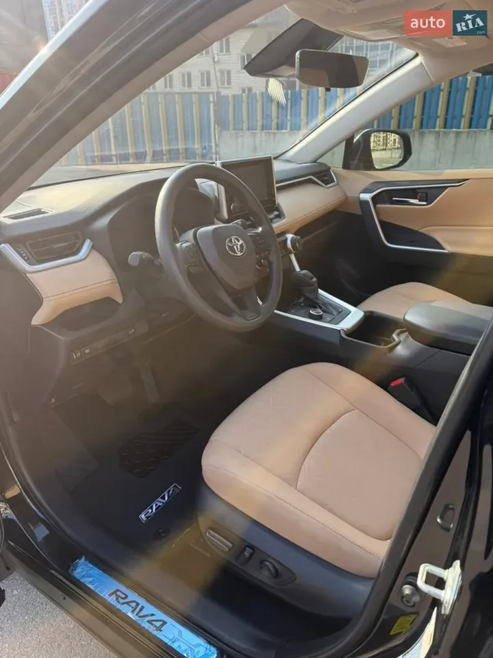 Toyota Rav4 2025 photo 5