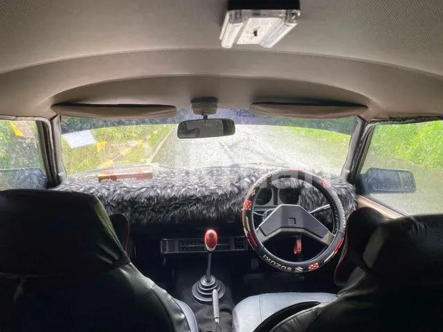 Mazda 3 1983 photo 4