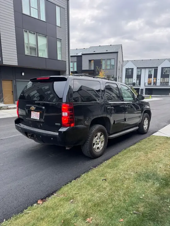 Chevrolet Tahoe 2011 photo 3