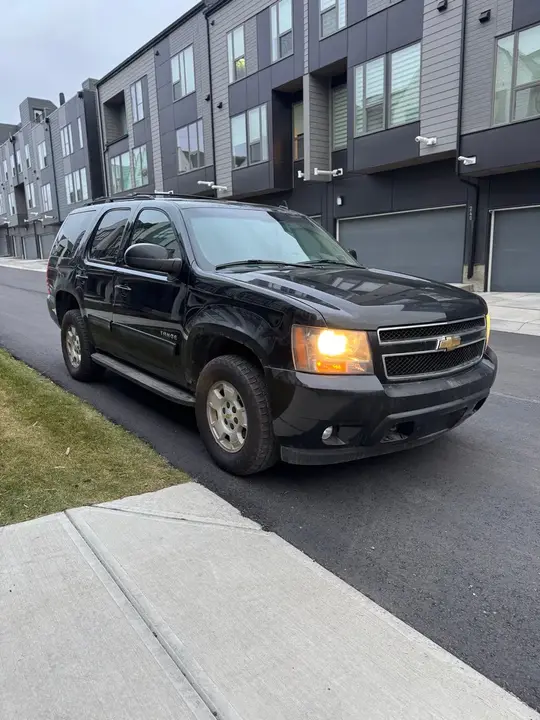 Chevrolet Tahoe 2011 photo 2
