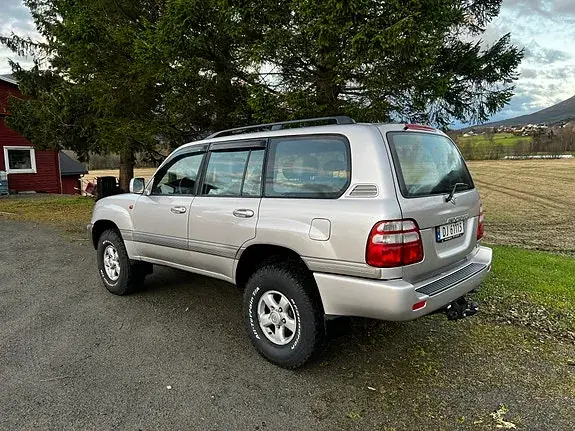 Toyota Land Cruiser 1999 photo 3