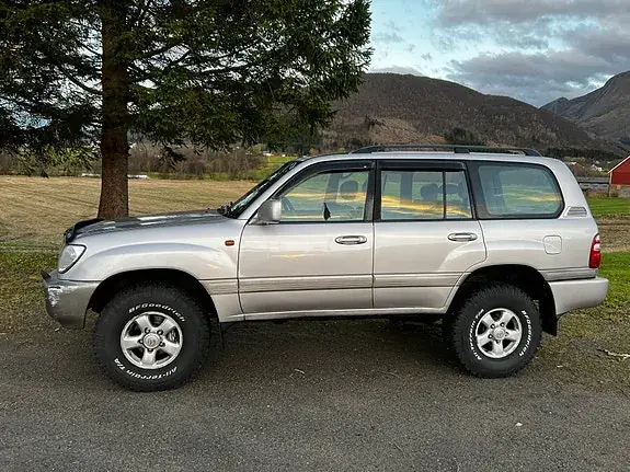 Toyota Land Cruiser 1999 photo 2