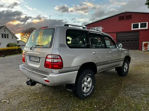 Toyota Land Cruiser 1999 photo 4