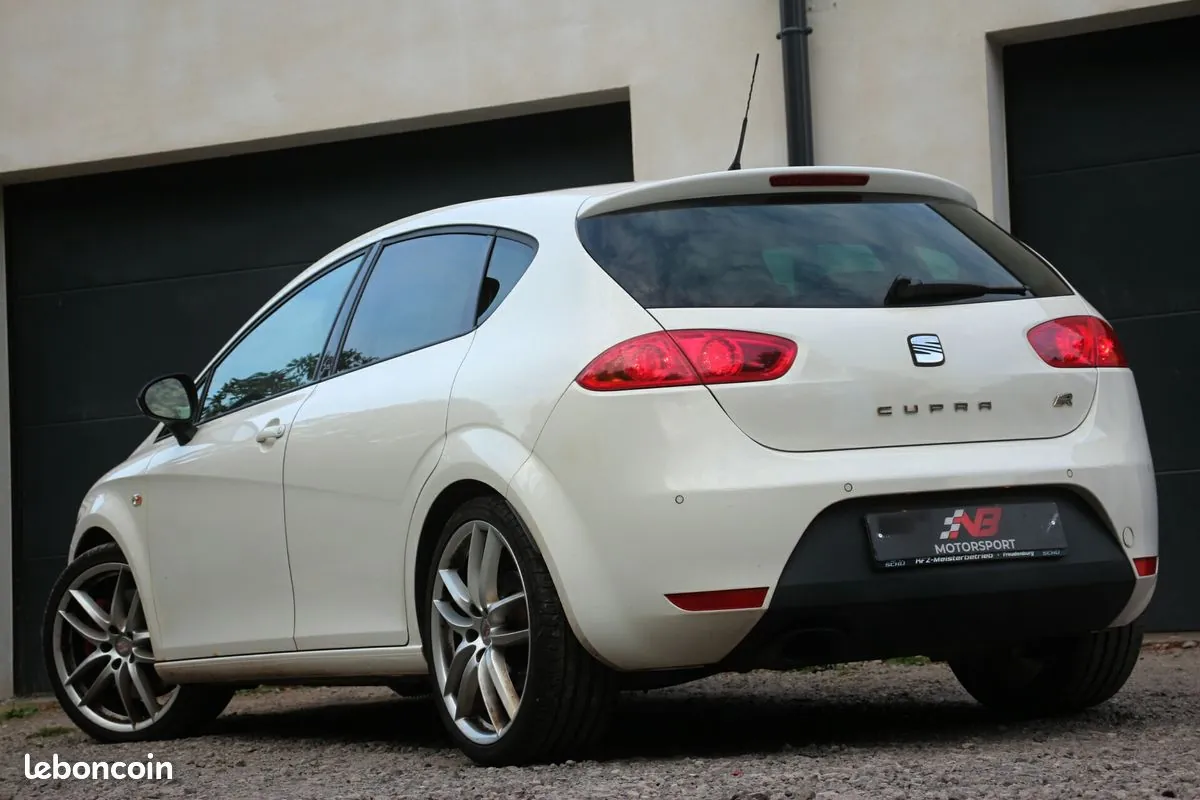 Seat Leon 2010 photo 2
