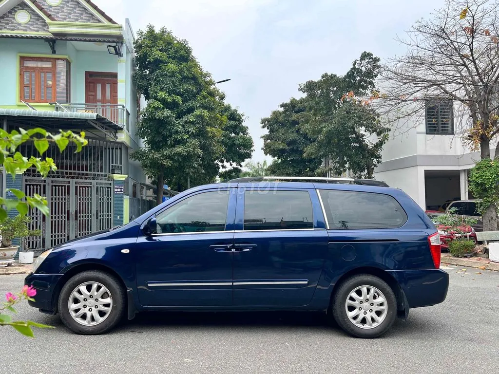 Kia Carnival 2009 photo 3