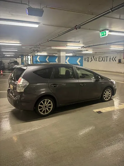 Toyota Prius 2012 photo 2