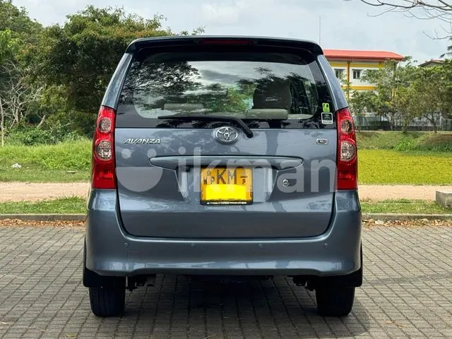 Toyota Avanza 2010 photo 5