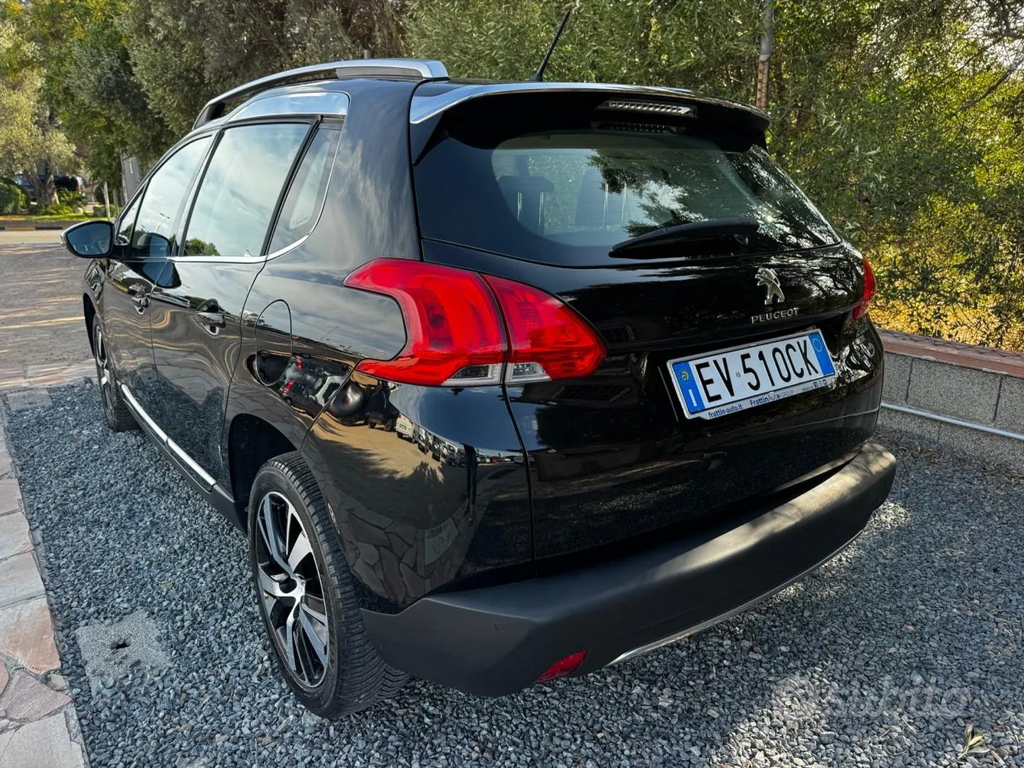 Peugeot 2008 2014 photo 2