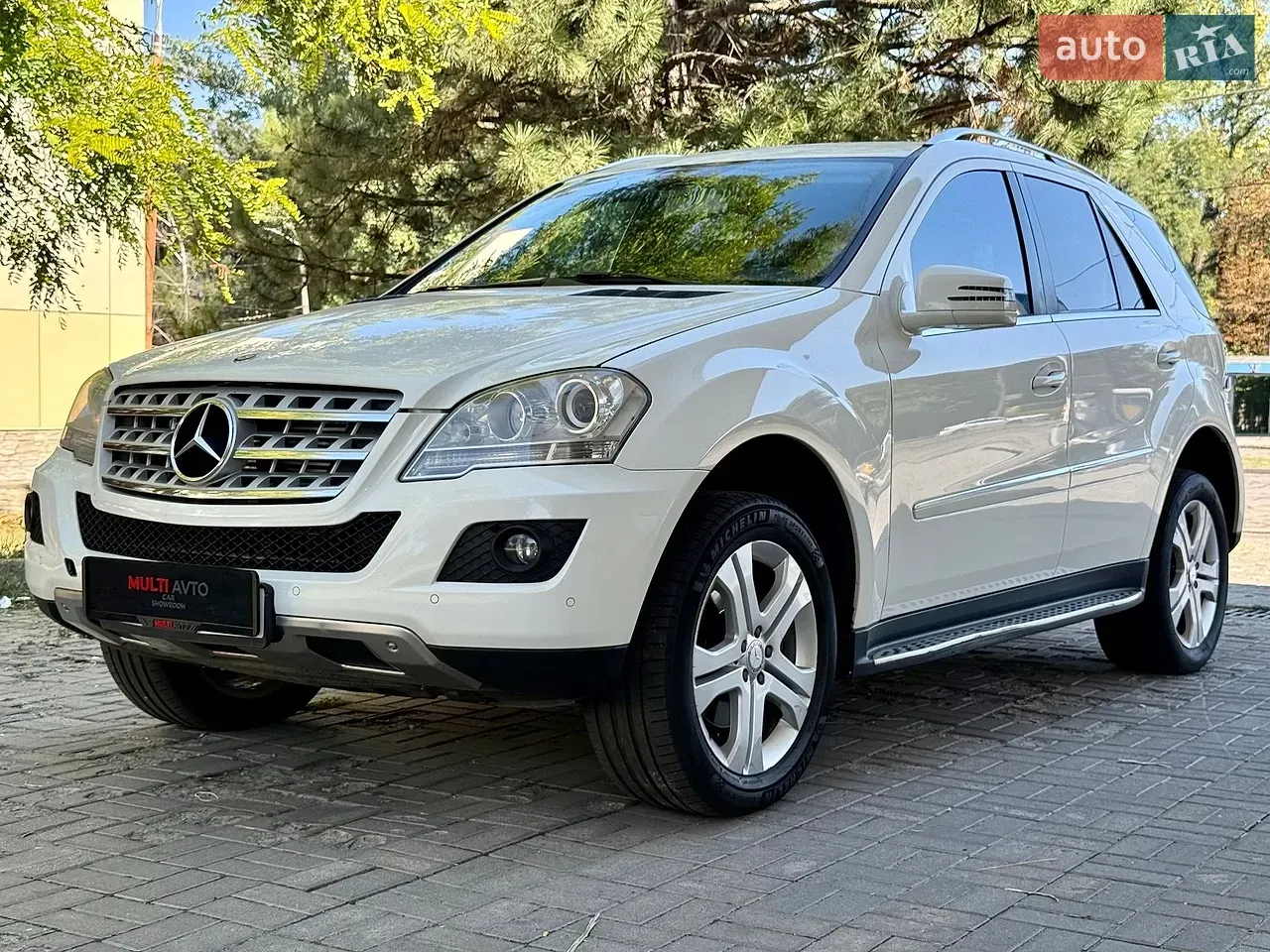 Mercedes-Benz M-Class 2010 photo 4