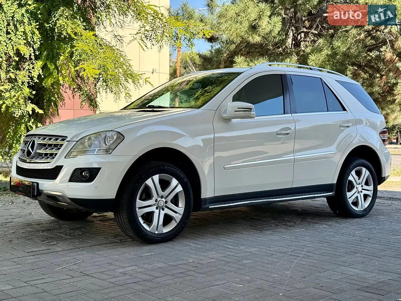 Mercedes-Benz M-Class 2010 photo 3