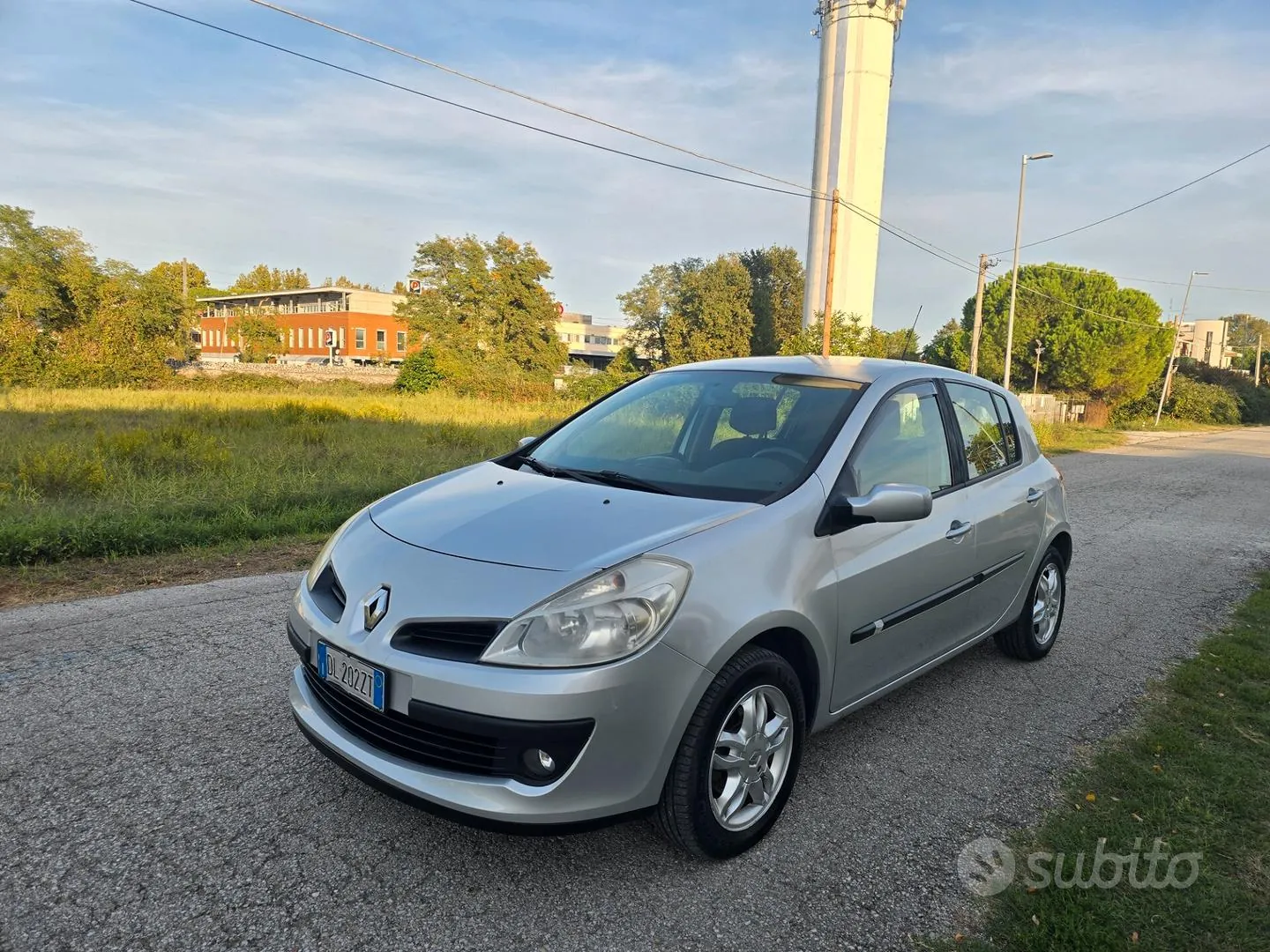 Renault Clio 2007 photo 2