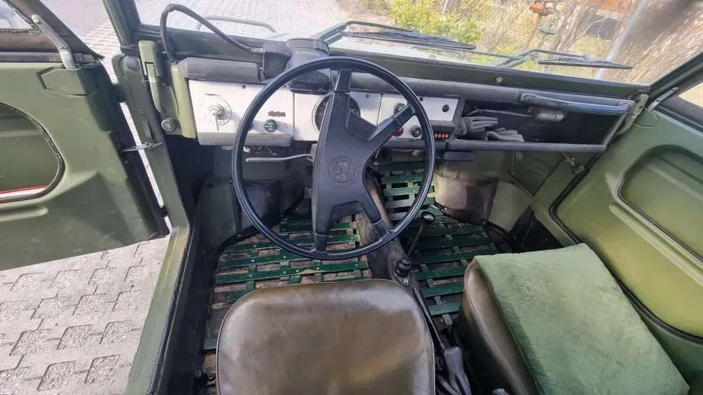 Volkswagen Cabrio 1977 photo 2