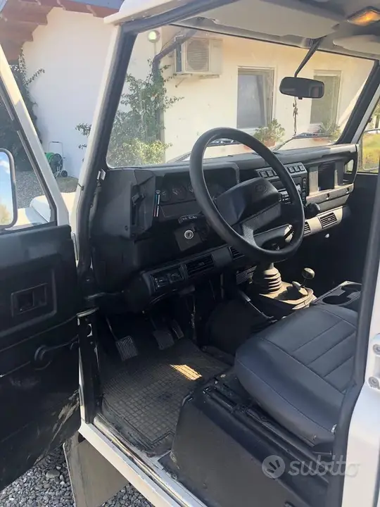 Land Rover Defender 2006 photo 5