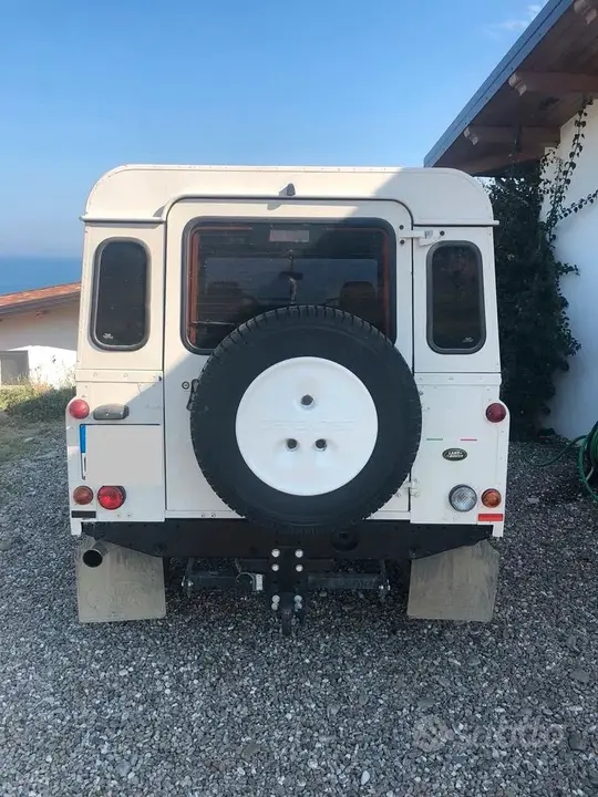 Land Rover Defender 2006 photo 4
