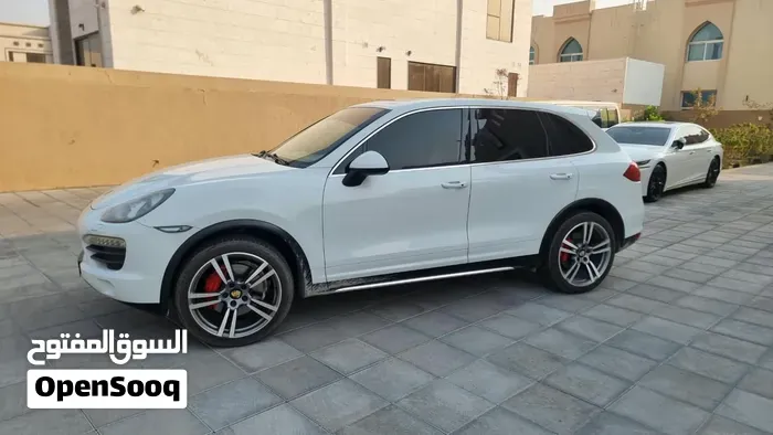 Porsche Cayenne 2013 photo 2