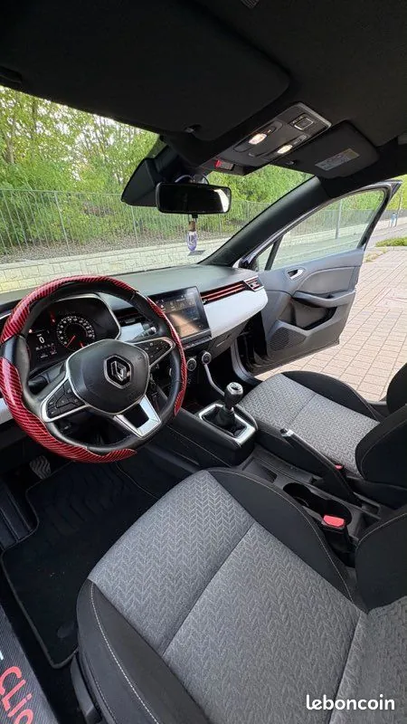 Renault Clio 2021 photo 2