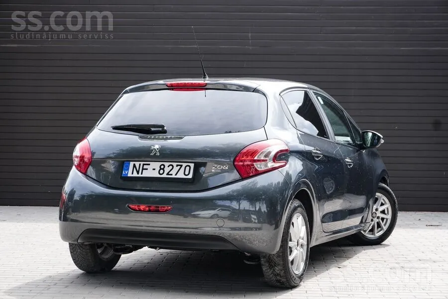Peugeot 208 2012 photo 3