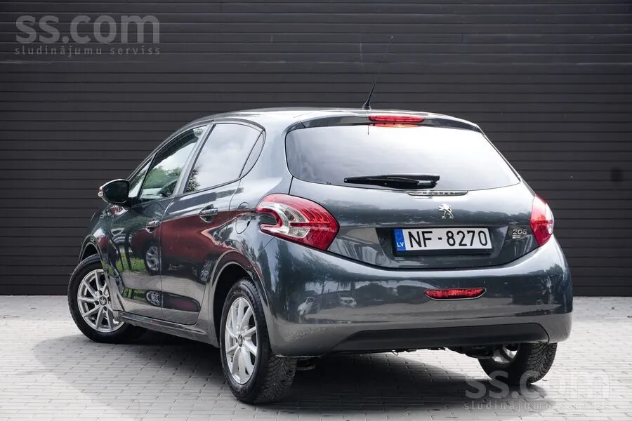 Peugeot 208 2012 photo 4