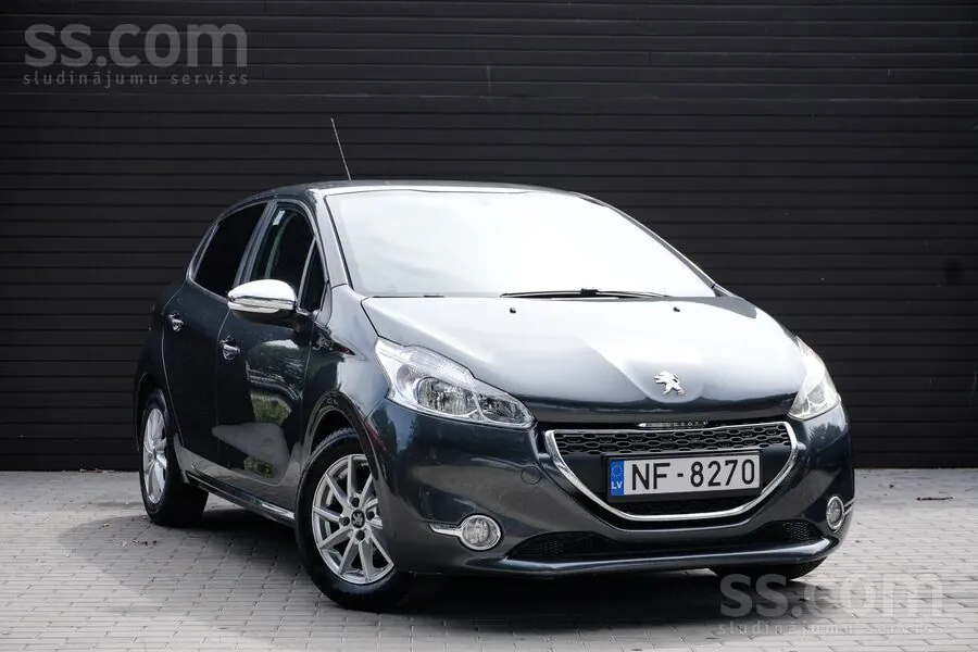 Peugeot 208 2012 photo 2
