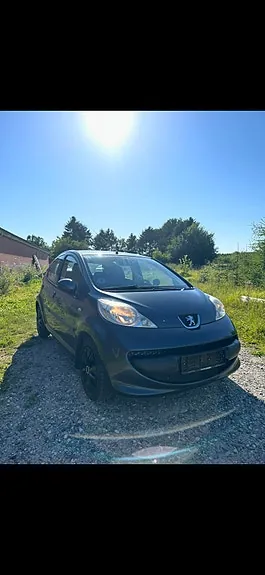 Peugeot 107 2008 photo 2