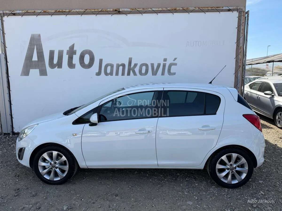 Opel Corsa D 2014 photo 2