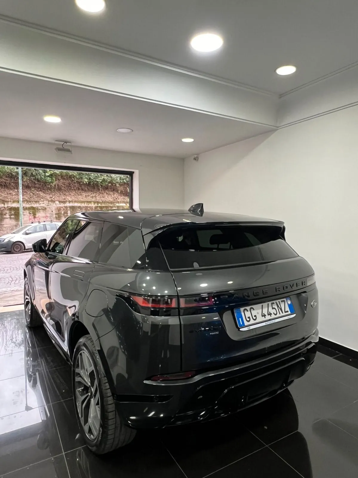 Land Rover Evoque 2020 photo 2