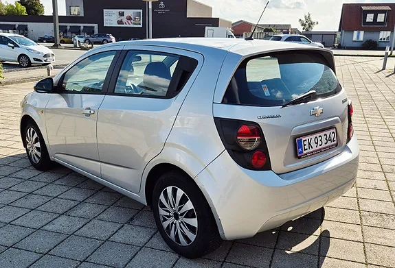 Chevrolet Aveo 2013 photo 2
